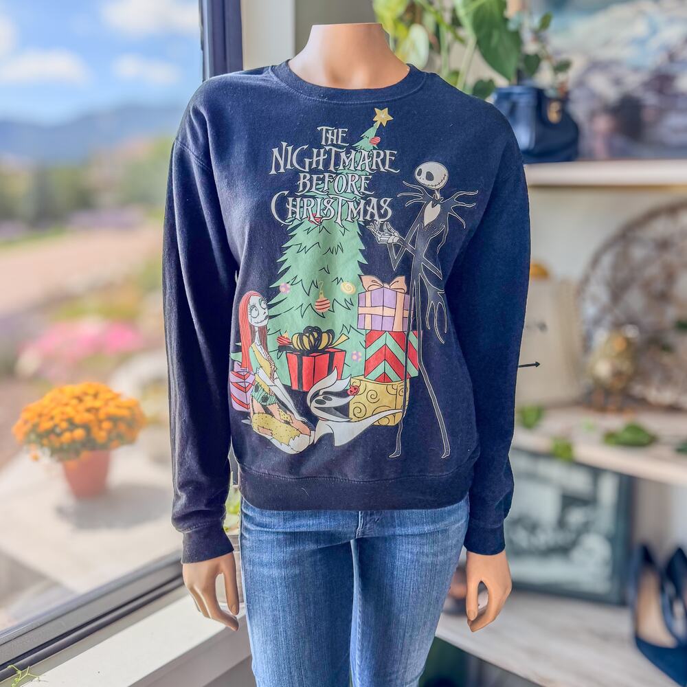 Disney, Tim Burton's The Nightmare Before Christmas Sweatshirt, Teens Medium 7-9